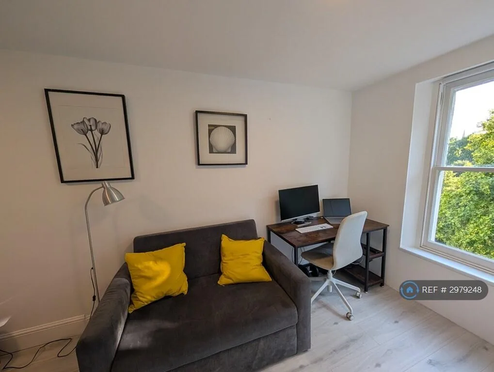 Studio flat for rent