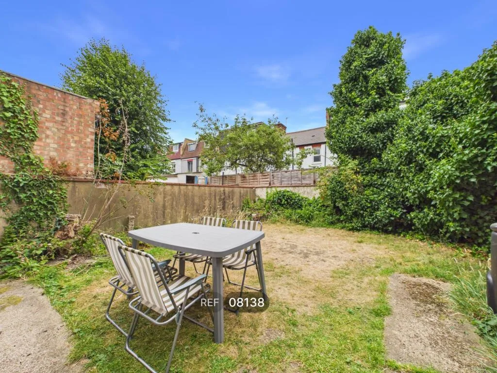 4 bedroom terraced house for rent