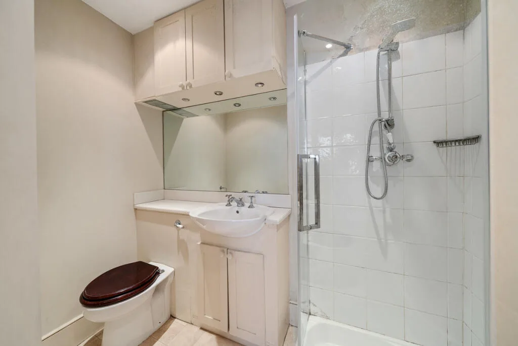 3 bedroom mews property for rent
