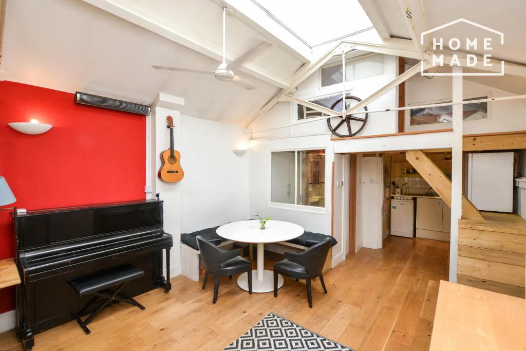 Studio flat for rent