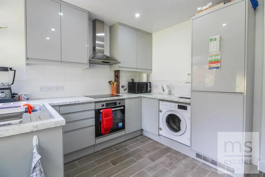2 bedroom detached bungalow for rent