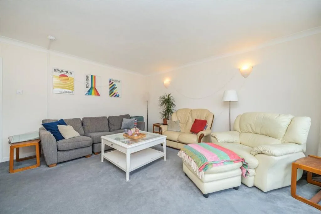 3 bedroom flat for rent