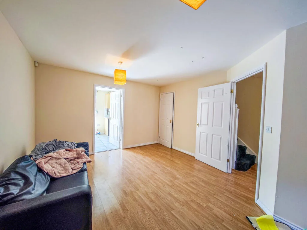 3 bedroom end of terrace house for rent