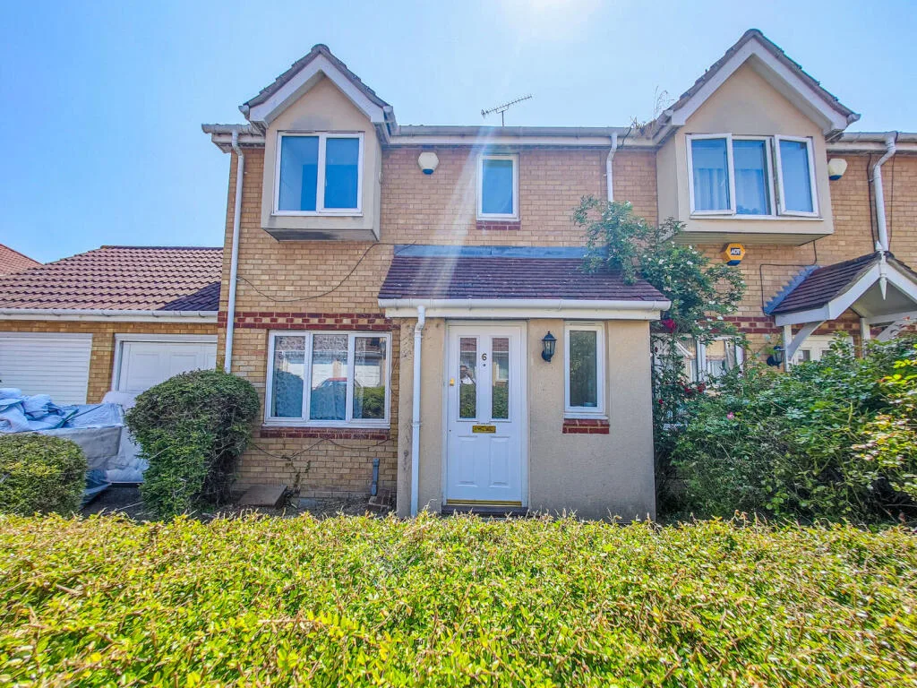 3 bedroom end of terrace house for rent