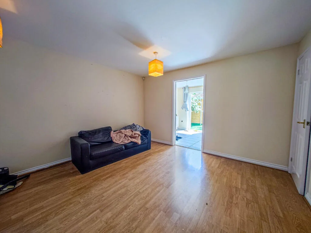 3 bedroom end of terrace house for rent
