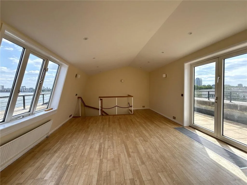 2 bedroom penthouse for rent