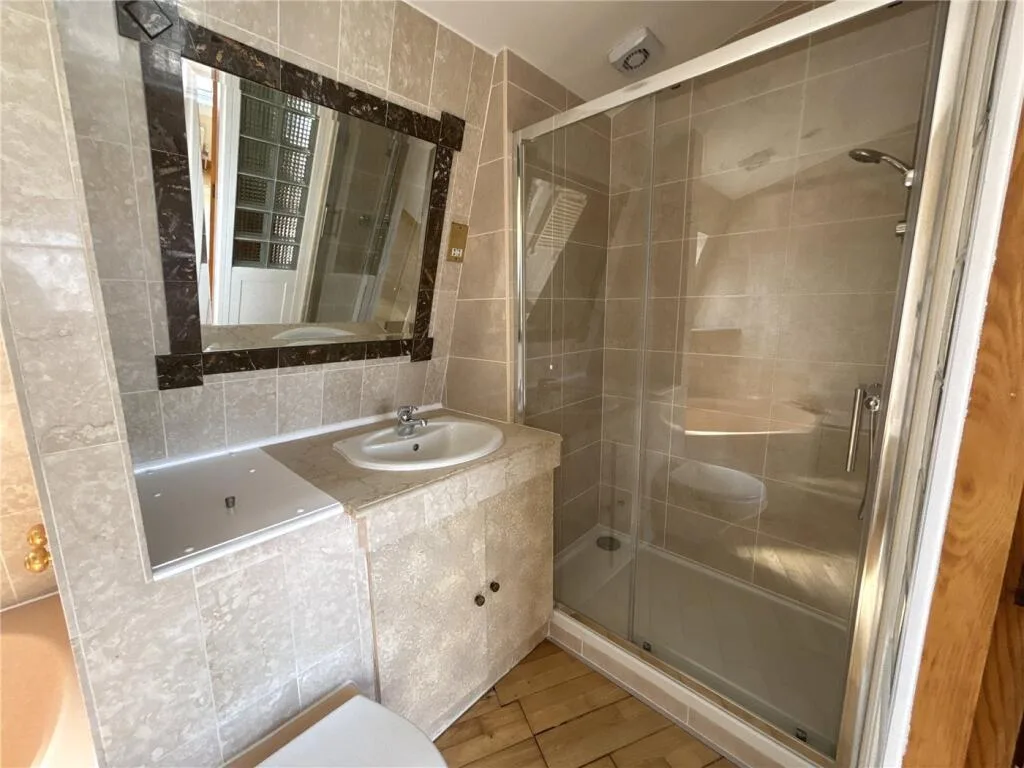 2 bedroom penthouse for rent