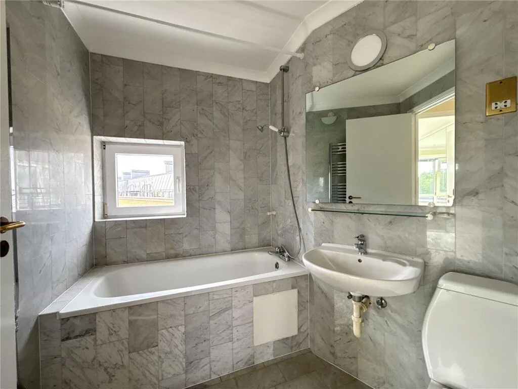 2 bedroom penthouse for rent