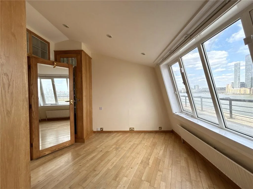 2 bedroom penthouse for rent