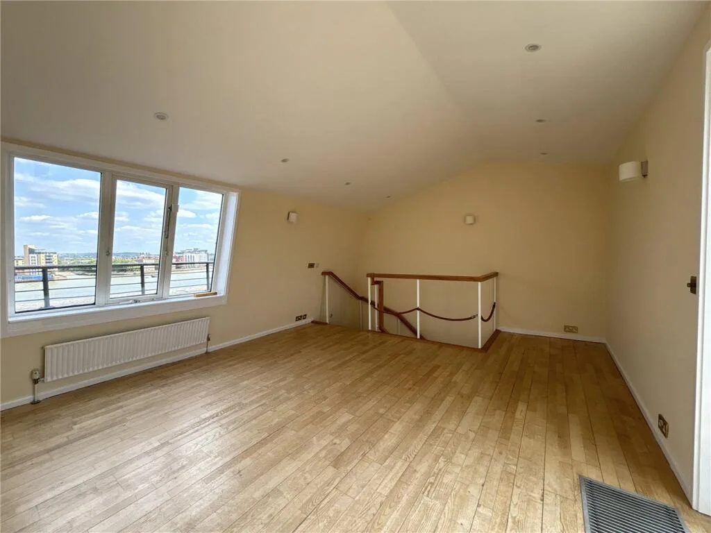 2 bedroom penthouse for rent