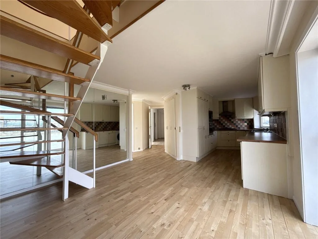 2 bedroom penthouse for rent