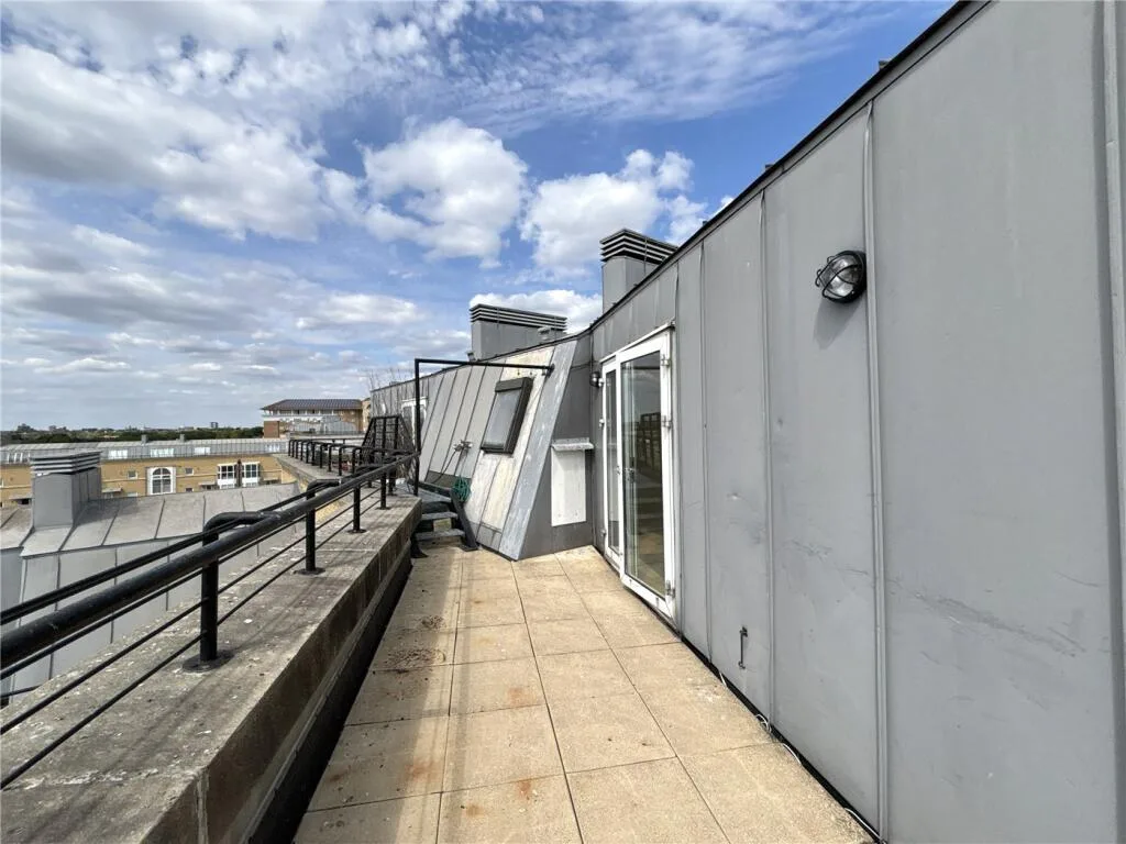 2 bedroom penthouse for rent