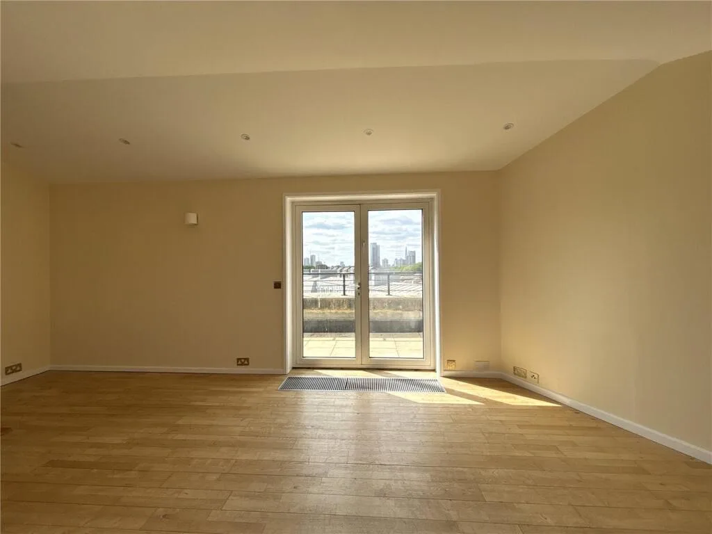 2 bedroom penthouse for rent