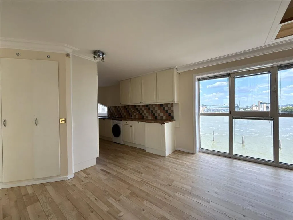 2 bedroom penthouse for rent