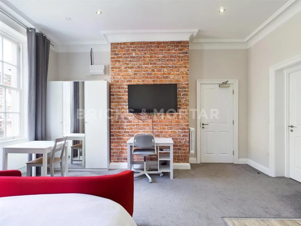 Studio flat for rent