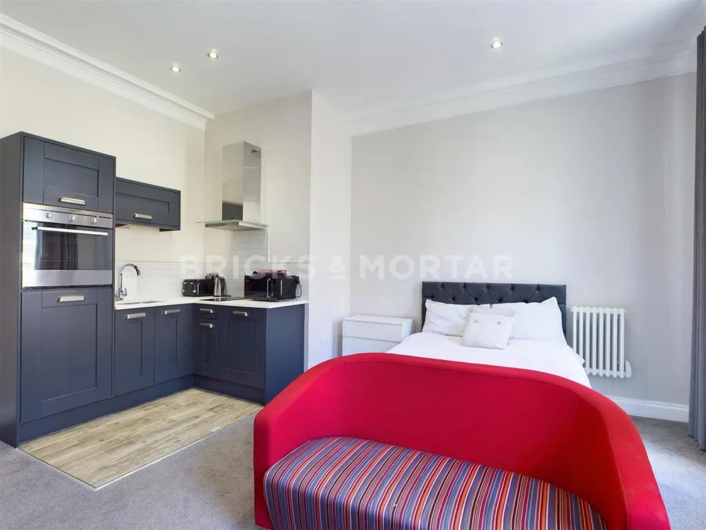 Studio flat for rent