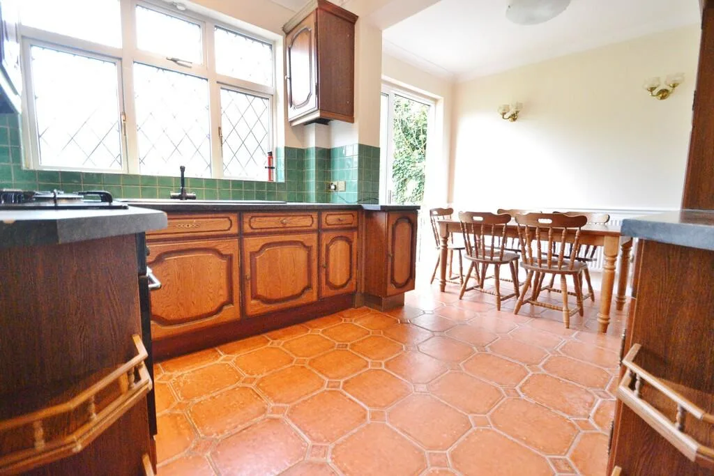 3 bedroom semi-detached house for rent