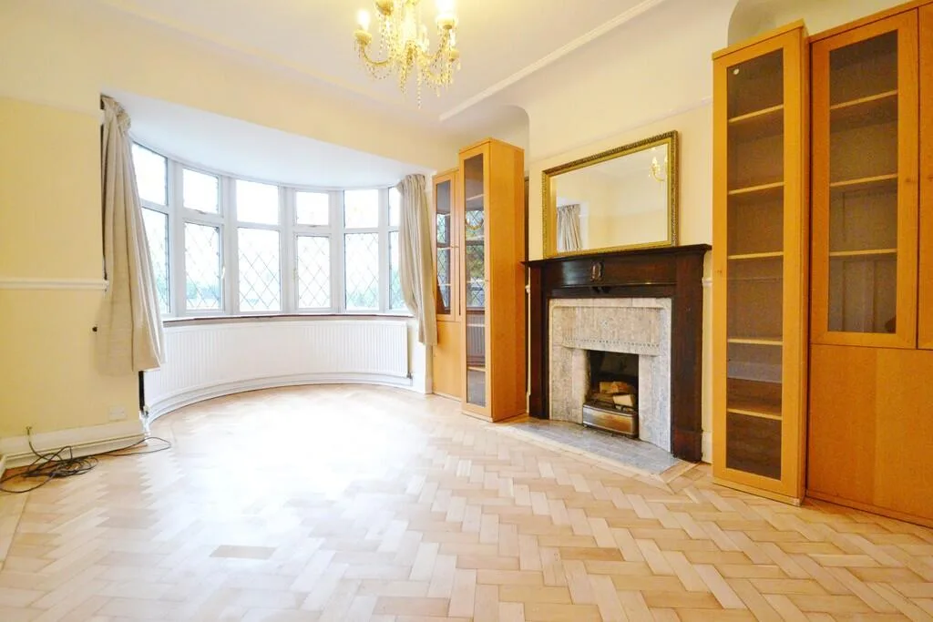 3 bedroom semi-detached house for rent
