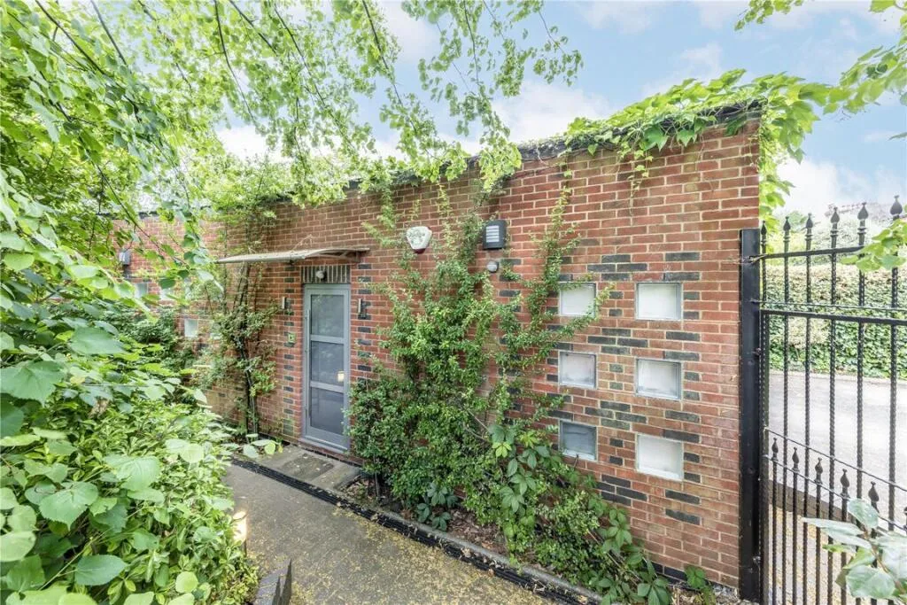 3 bedroom bungalow for rent