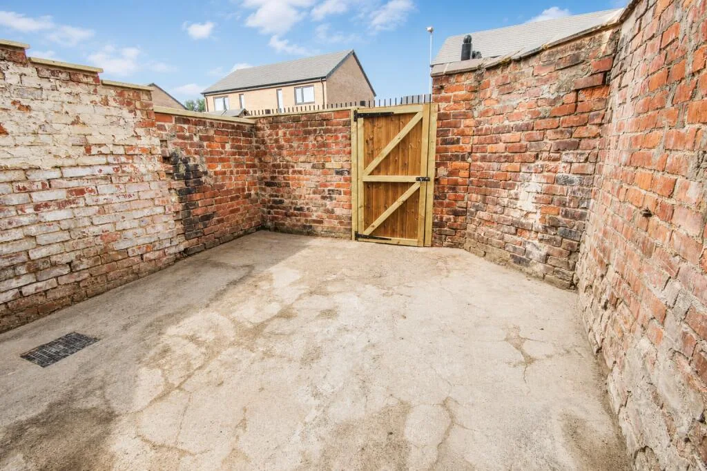 2 bedroom house for rent
