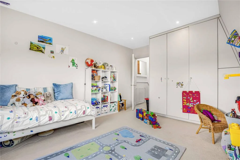 3 bedroom flat for rent