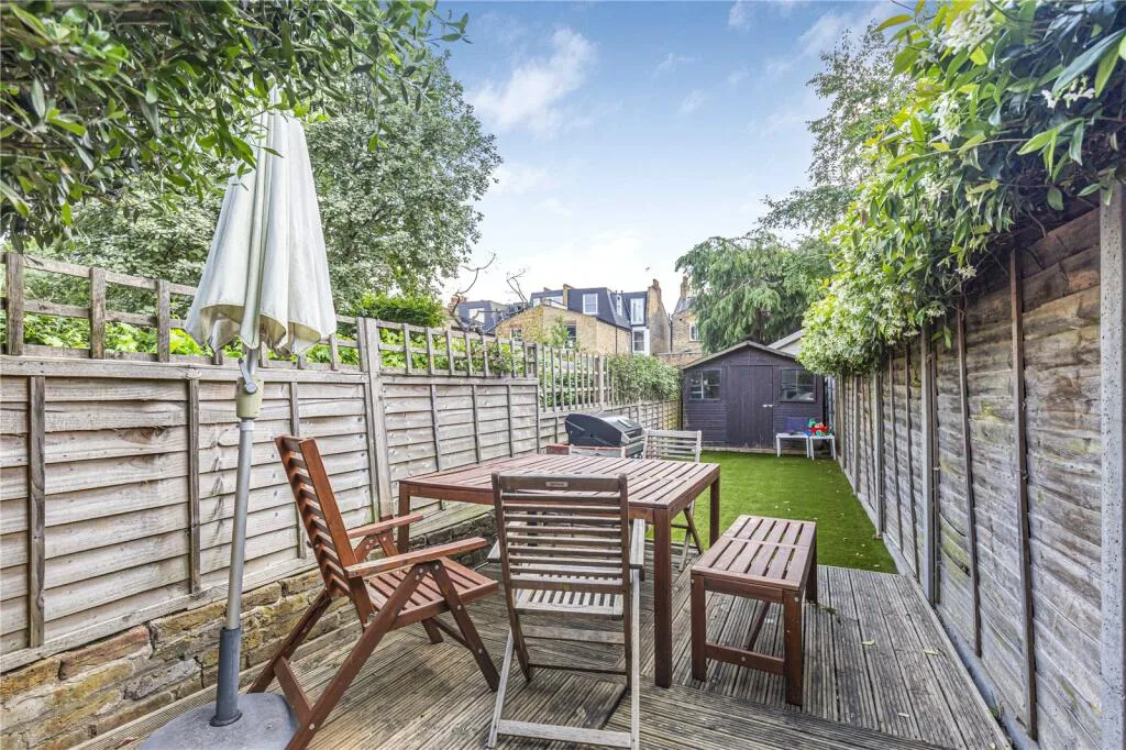 3 bedroom flat for rent