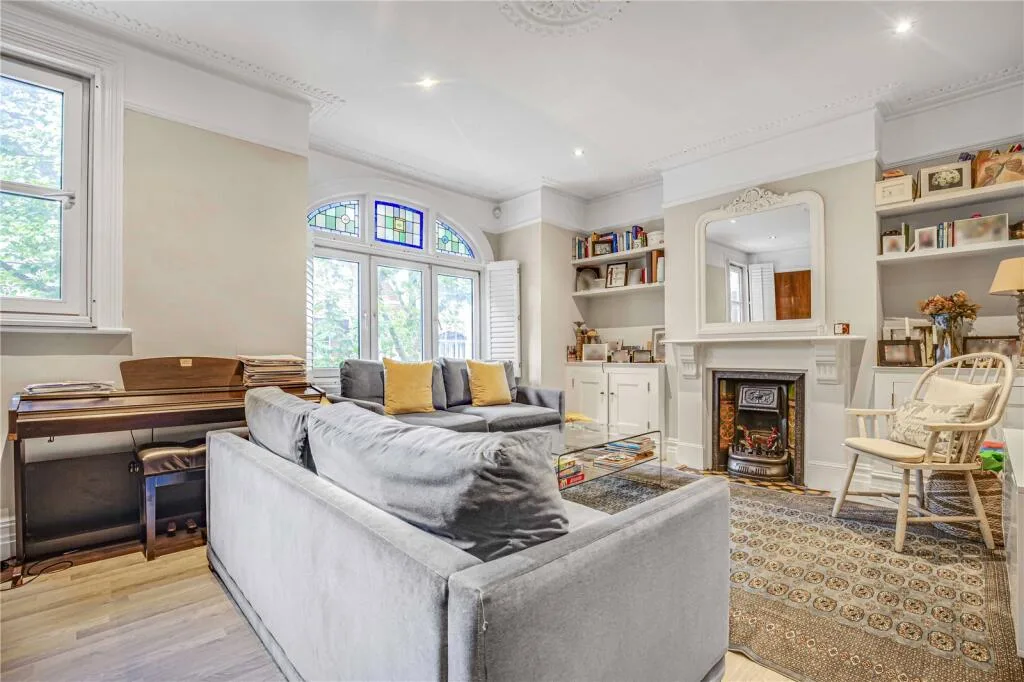 3 bedroom flat for rent