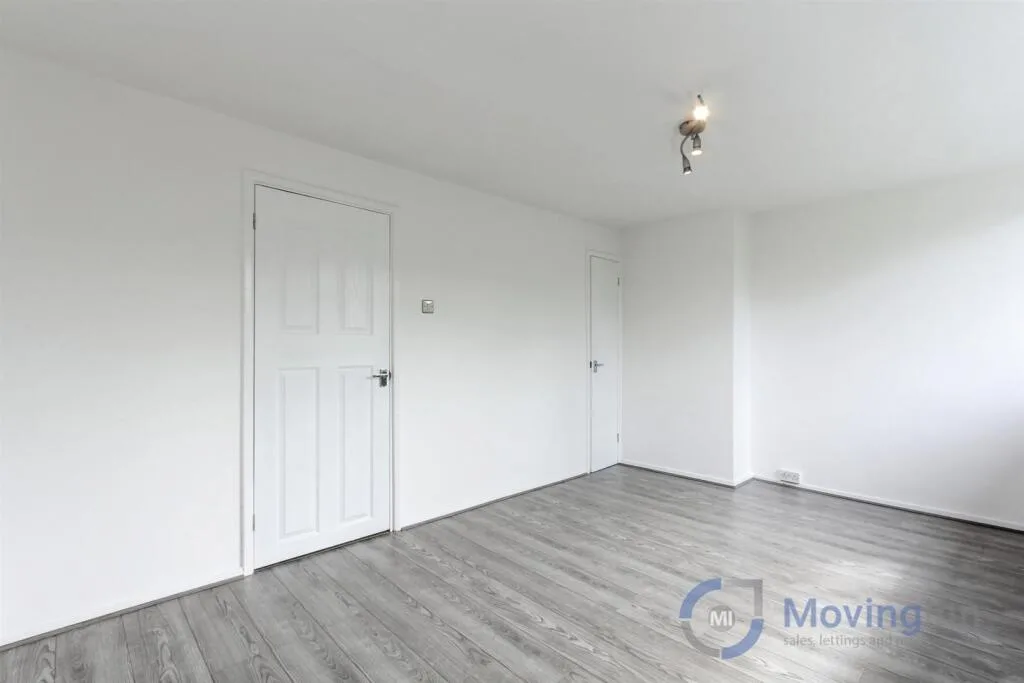 2 bedroom maisonette for rent