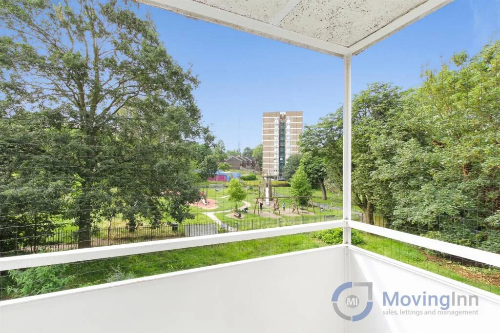 2 bedroom maisonette for rent