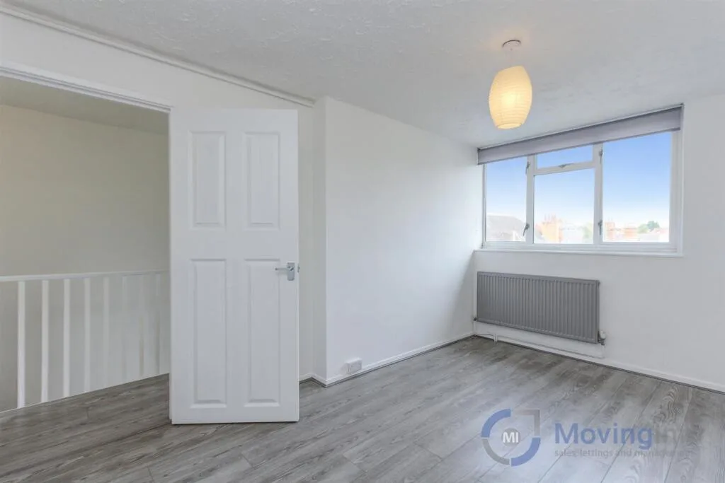 2 bedroom maisonette for rent