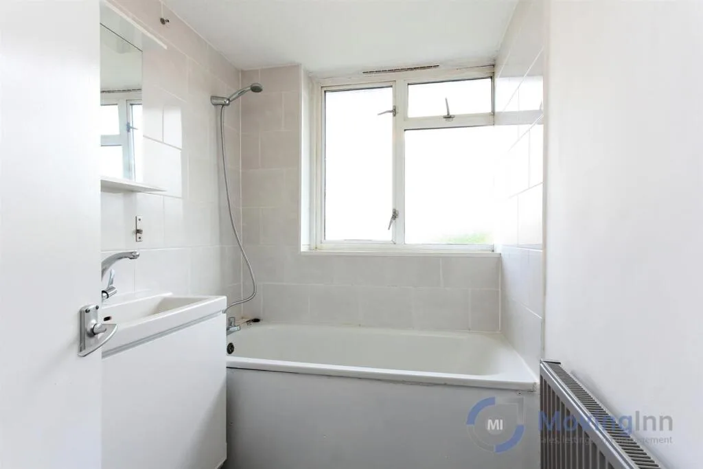 2 bedroom maisonette for rent