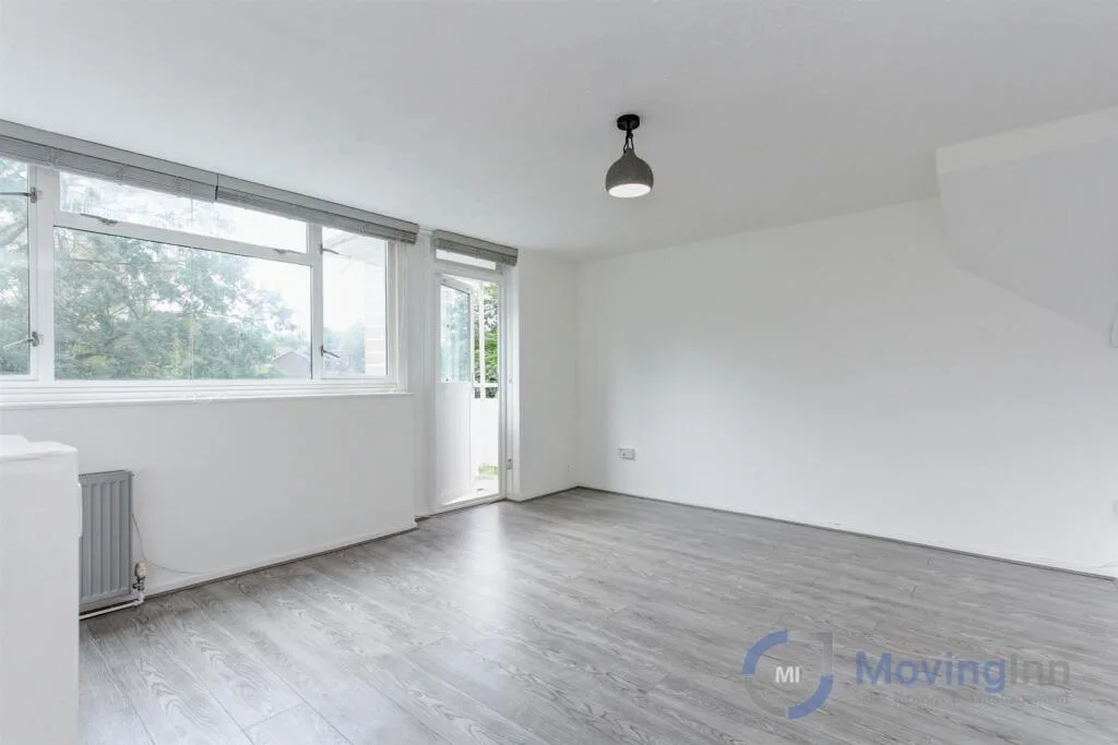 2 bedroom maisonette for rent