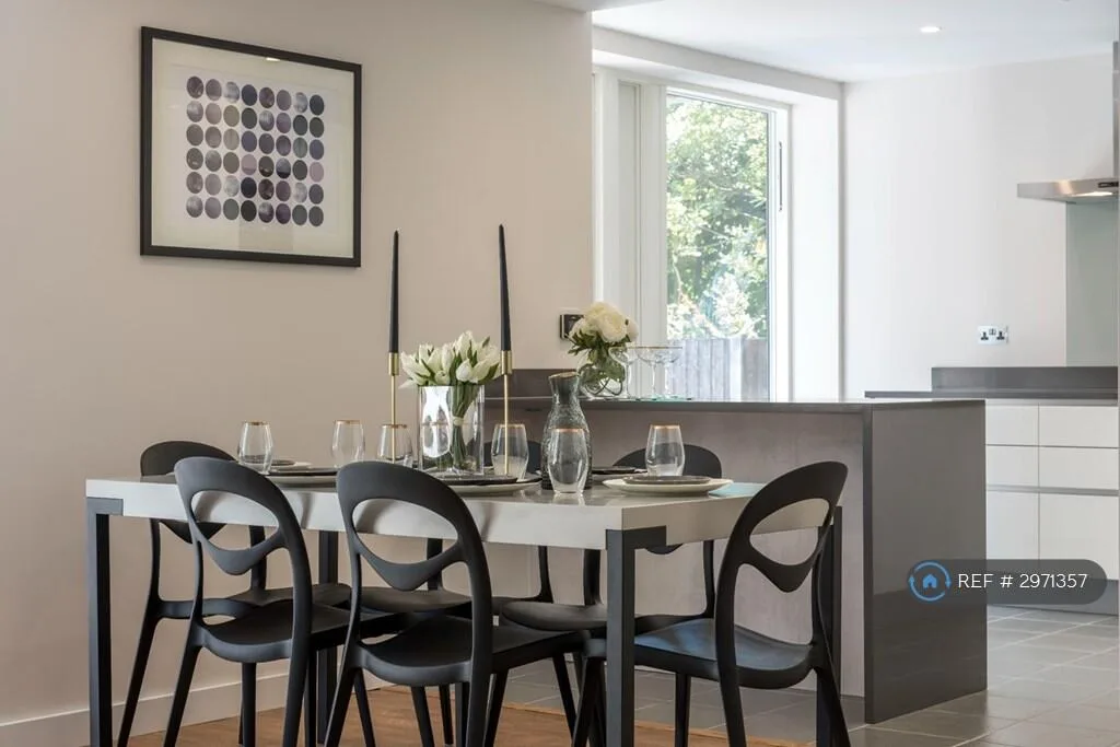 3 bedroom flat for rent