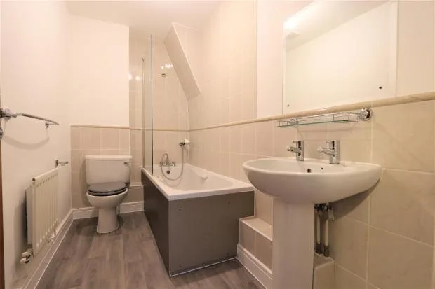 3 bedroom flat for rent