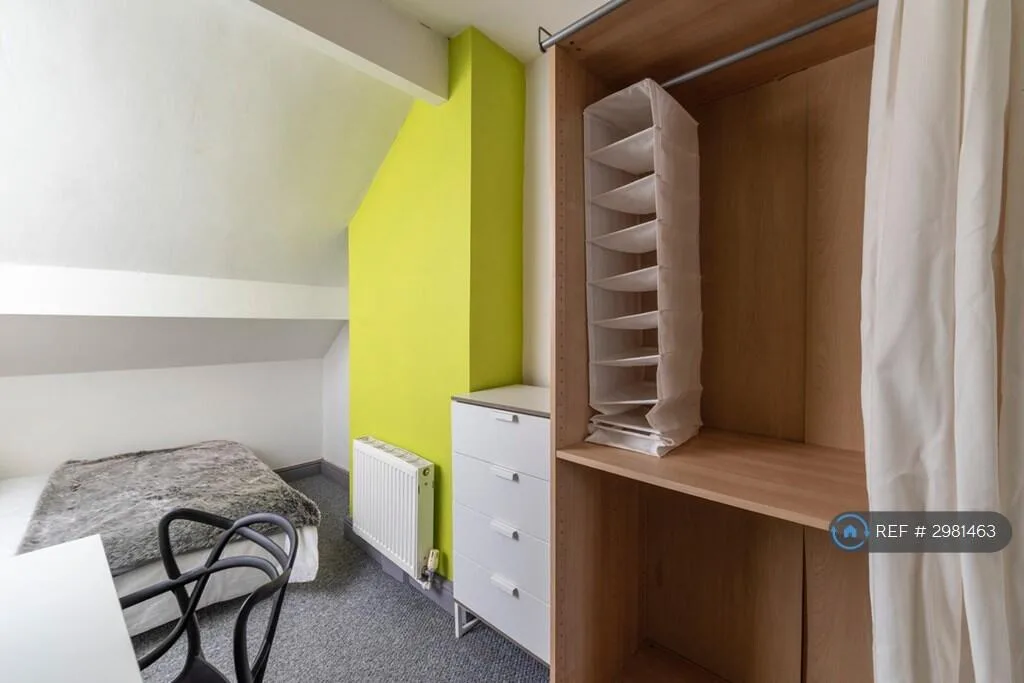 5 bedroom terraced house for rent