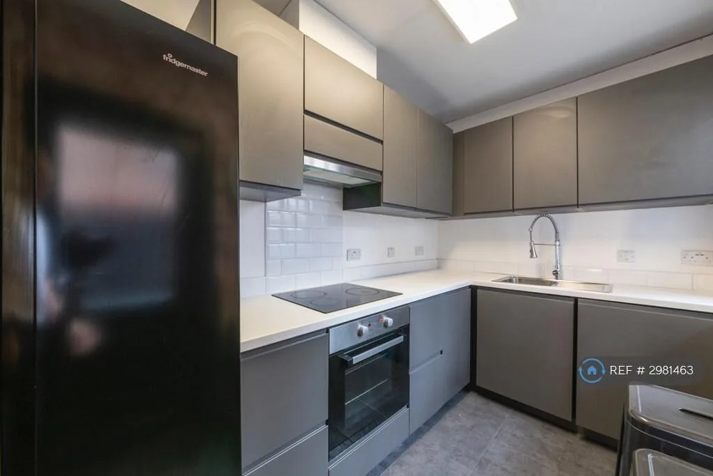5 bedroom terraced house for rent