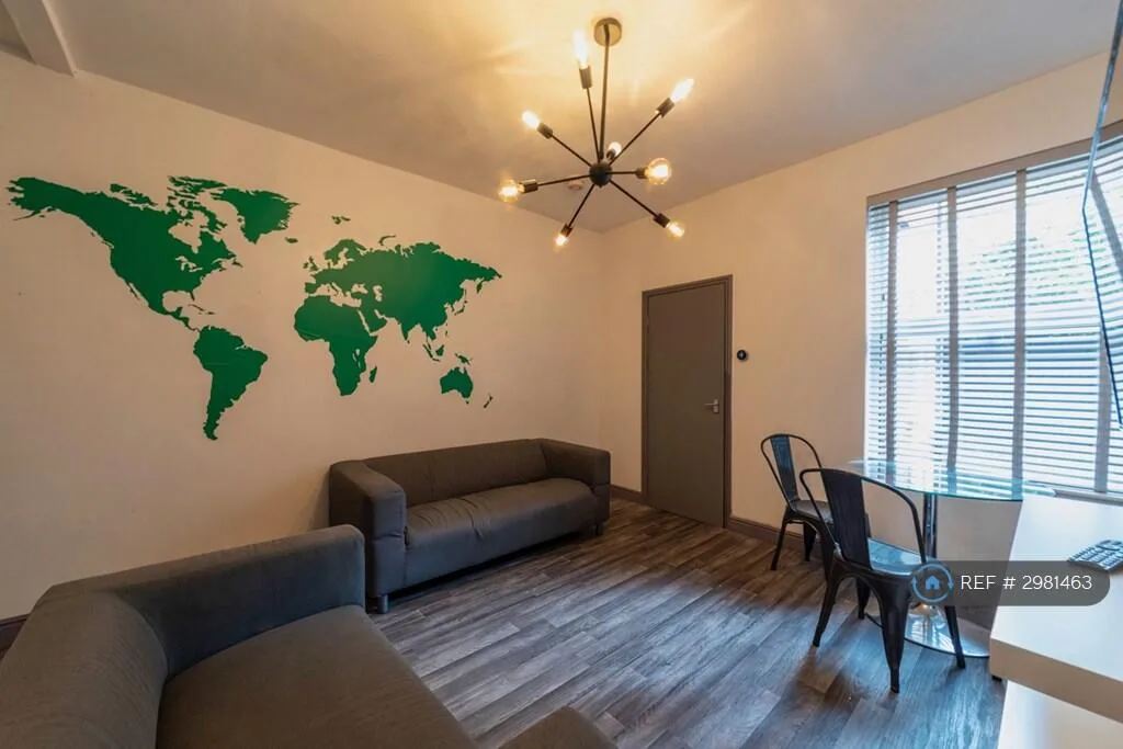 5 bedroom terraced house for rent