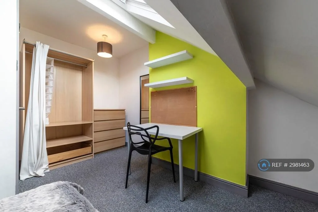 5 bedroom terraced house for rent