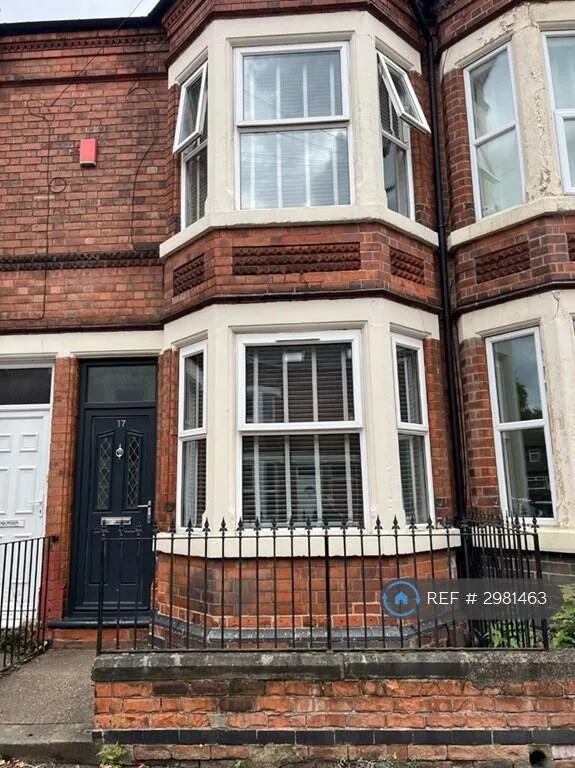 5 bedroom terraced house for rent