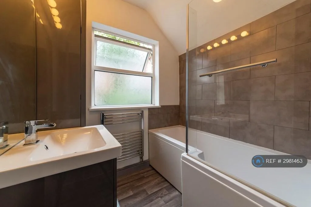 5 bedroom terraced house for rent