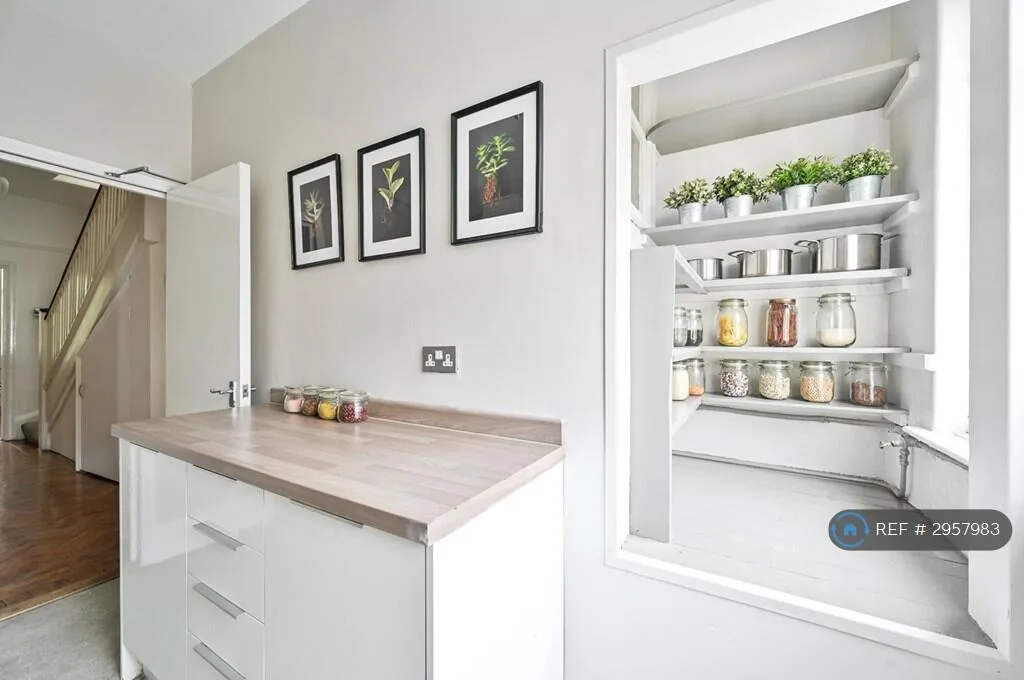 4 bedroom flat for rent