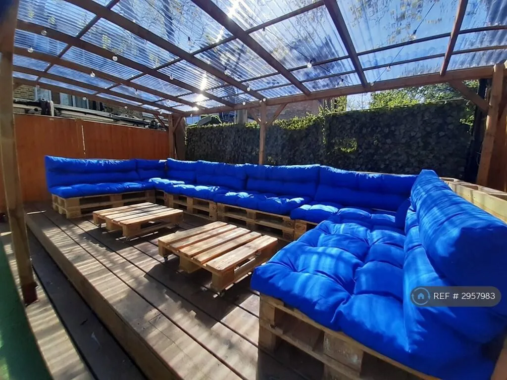 4 bedroom flat for rent