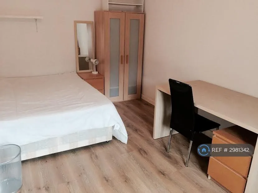 6 bedroom terraced house for rent