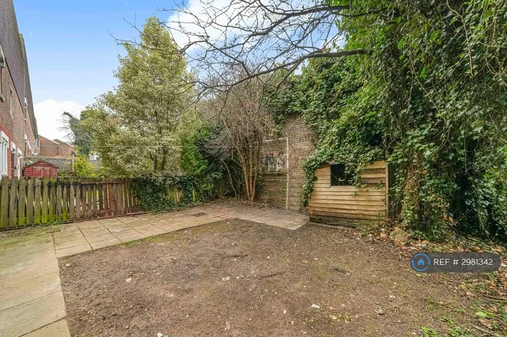 6 bedroom terraced house for rent