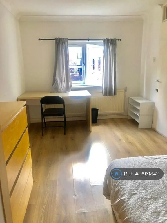6 bedroom terraced house for rent