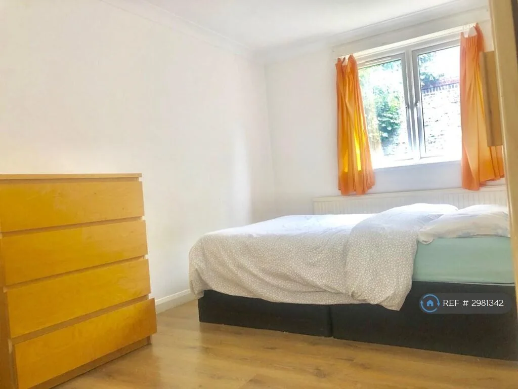 6 bedroom terraced house for rent