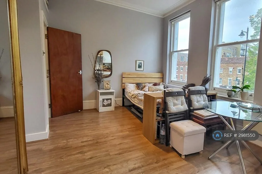 Studio flat for rent