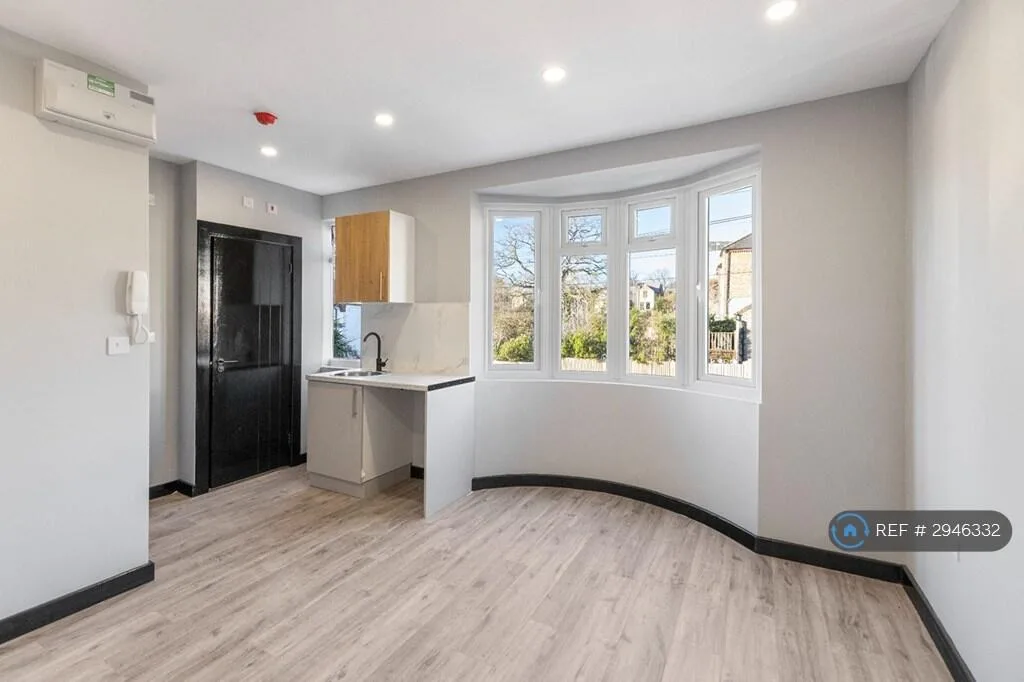 Studio flat for rent