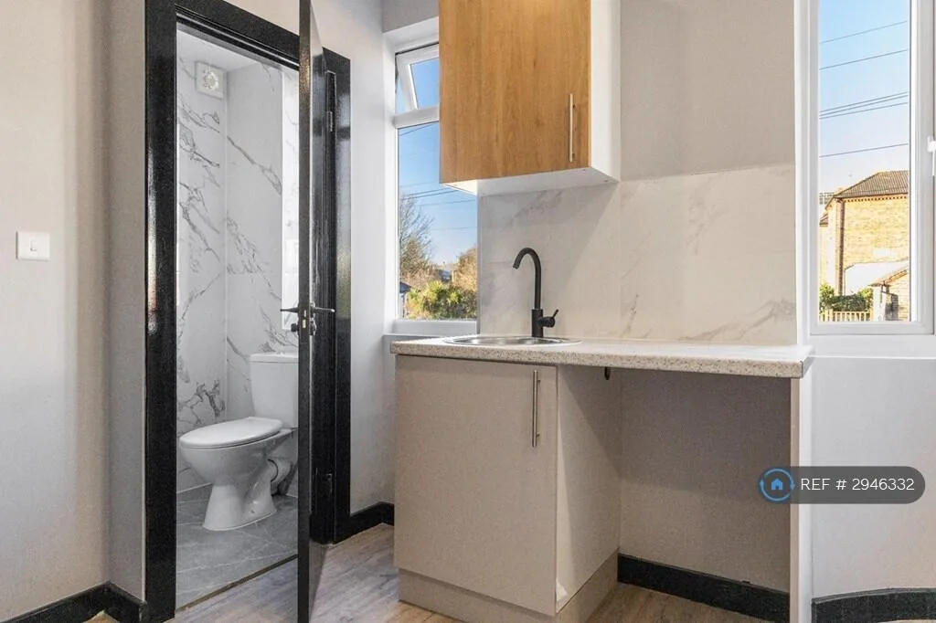 Studio flat for rent