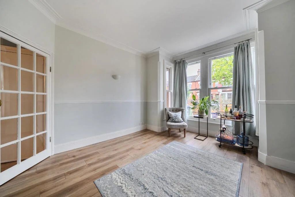 3 bedroom maisonette for rent